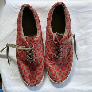 Bucketfeet canvas lace up sneakers